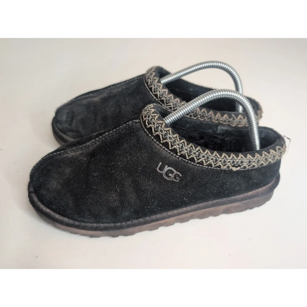 Size 8 - UGG Tasman Men's  Black Suede Sheepskin Lined Slippers Shoes 5950
